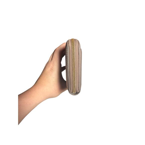 Kate Spade Taupe Pebbled Leather Continental Zip Around Wallet‎ EUC - Picture 3 of 8